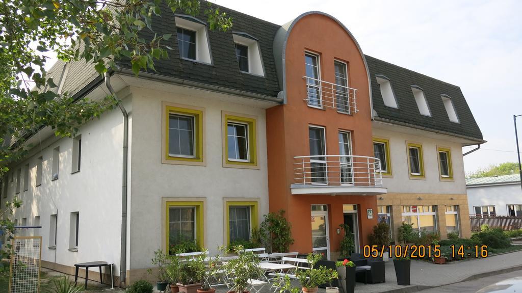 Hotel Ned Hockey Nymburk Zewnętrze zdjęcie